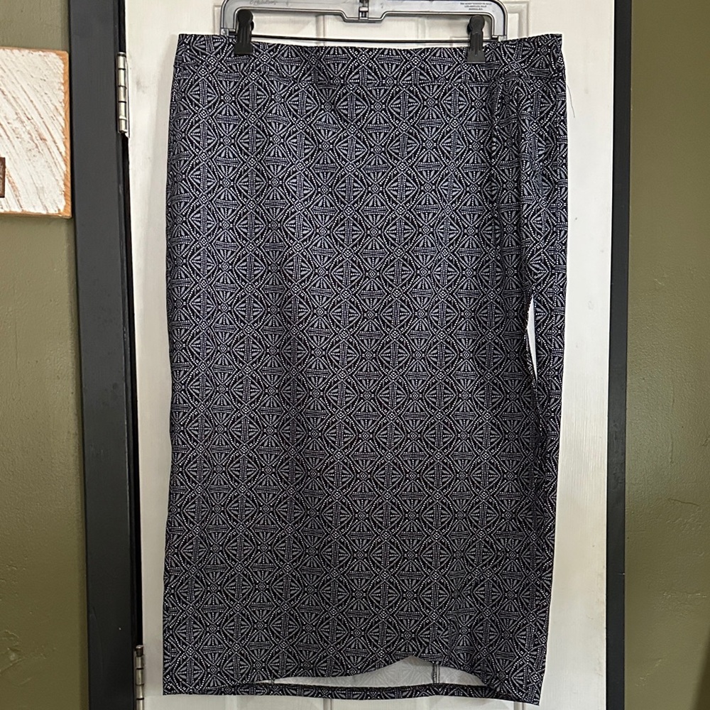 RipSkirt Hawaii Monochrome Patterned Skirt